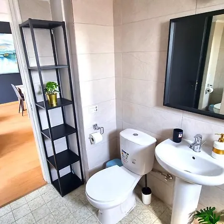 Appartement Unique 2br Apt 11 With 300mbit Plus Netflix