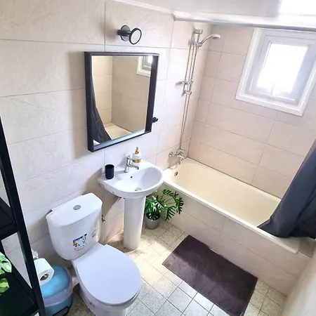 Unique 2br Apt 11 With 300mbit Plus Netflix Appartement