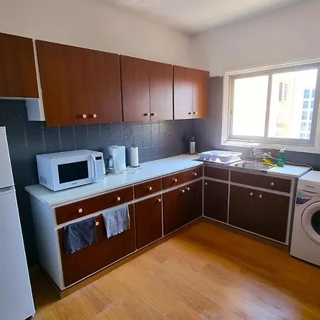 Unique 2br Apt 11 With 300mbit Plus Netflix Lárnaka