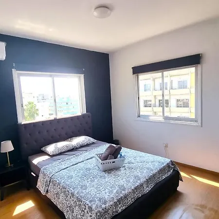 Unique 2br Apt 11 With 300mbit Plus Netflix Apartman